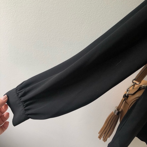 COLD SHOULDER BLOUSE - Picture 3 of 7